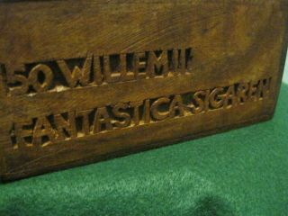 VINTAGE/ANTIQUE LARGE HAND CARVED WOODEN WILLEM II FANTASTICA SIGAREN CIGAR BOX. 3