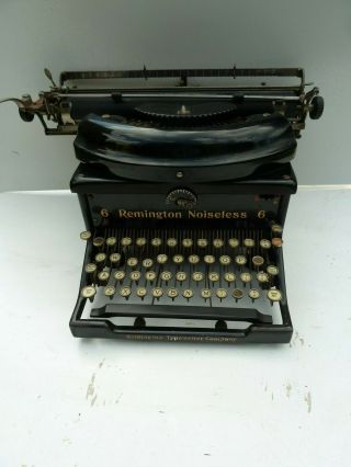 Remington Noiseless 6 Typewriter (1920s) Rare French Accented Qwerty Keyboard
