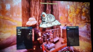 Fallout 76 PS4 Responders fireman outfit and helmet (rare) 2