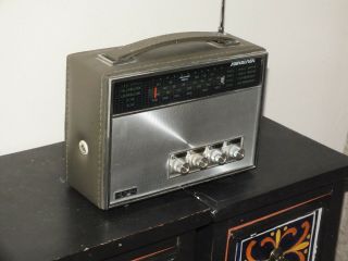 Vintage Soundesign 2443 Am/fm Vhf - Psb Hi/lo Portable Radio Rare