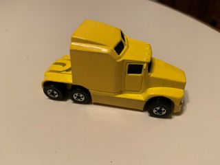 Hot Wheels Yellow Big Rigger Stunt Show Truck Cab Rare Blackwall Vintage 1980s