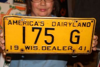 Rare Vintage 1941 Wisconsin Dealer Car Gas Oil Embossed Metal License Plate Sign