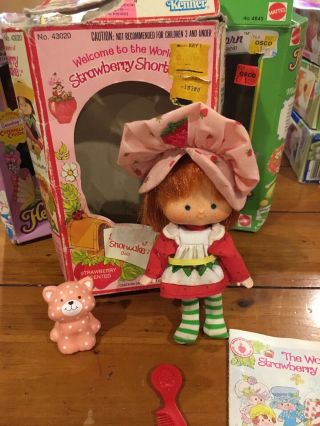 Vintage Strawberry Shortcake Doll With Book Comb Box