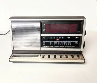 Vintage Spartus Am/fm Digital Alarm Clock Radio Model 0115 - 61 -