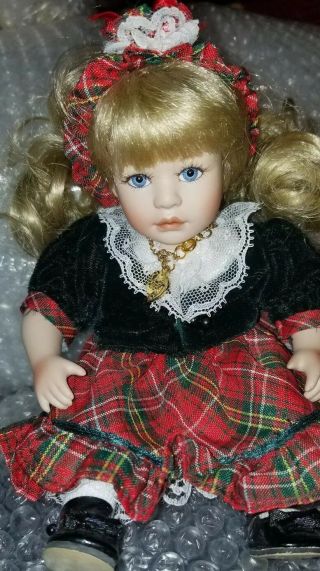 Marie Osmond Tiny Tot Cassidy Christmas Doll W/necklace & Red Plaid Skirt - Blonde