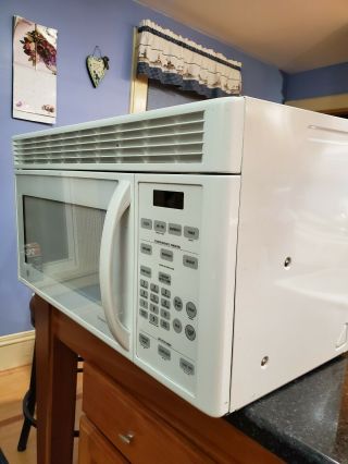GE Microwave Oven Over the Range JVM1440WH04 (RARELY) WHITE 2