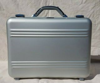Thin Mezzi Aluminum Hard Briefcase Silver Laptop (Rare) with strap and No Key 2