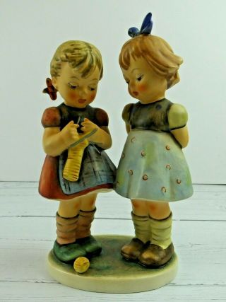 Rare Goebel Hummel Figurine " Knitting Lesson " Girls 256 Approx 7.  5 " Tall