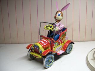 Rare Y (yonezawa) Japan Tin Friction Comical Happy Bunny Car Exc,