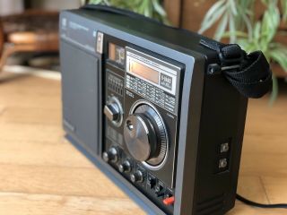 Rare Vintage Transistor Radio National Rf - B300 Fm/am/sw Radio