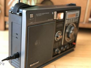 Rare Vintage Transistor Radio National RF - B300 FM/AM/SW Radio 2