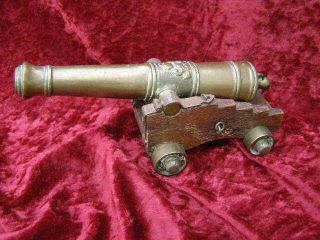 Quality Antique Hand Made Model Brass And Oak,  Desk Top Ships Deck Cannon