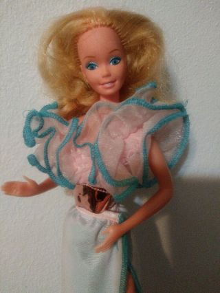 Vintage 1976 Superstar Barbie Doll /2 Piece Orig Outfit Bendable Knees Twist N T