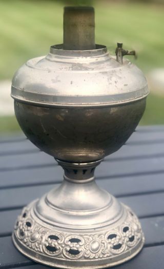 Antique Bradley & Hubbard 1906 B&h Oil Kerosene Table Stand Lamp Nickel Plated