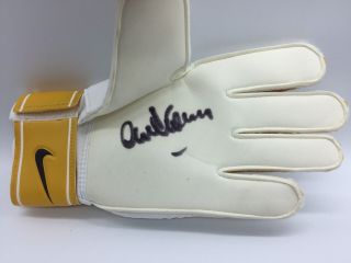Rare Alex Stepney Man Utd Signed Glove,  1968 European Cup Final Autograph