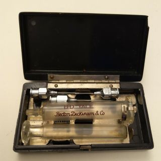 Antique Medical Glass Bd Yale 20 Cc Syringe And Needles 9087y