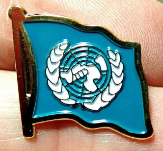 Rare Vintage United Nations Flag Pin Badge