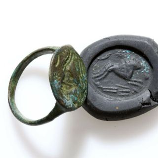 Circa 300 - 100 Bc Ancient Greek Bronze Seal Ring With Lion Depiction - Wearable