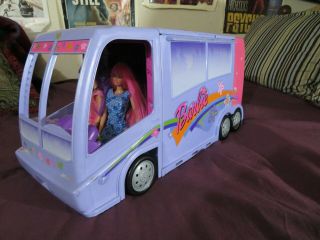 RARE 2001 Barbie Jam n Glam Concert Tour Bus Stage W/ 2 Dolls 20,  Items NR 2