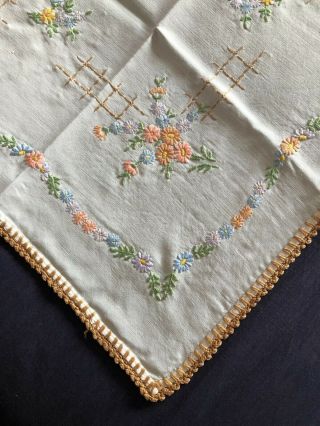 Very Pretty Vintage White Cotton Hand Embroidered Tablecloth Crocheted Edging