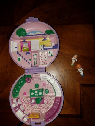 Polly Pocket Kitchenette With 2 Dolls Rare 1989