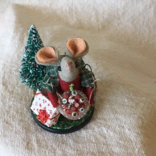 Miniature Christmas Ooak felt mouse vignette 3