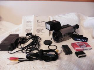 Rare Sony Ccd - Tr3100e Pal Handycam Camcorder Hi8 Video8 8mm Video Camera,