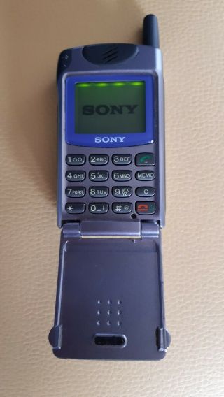 Sony Cmd - Z5 Vintage Rare Cell Phone