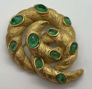 Rare Crown Trifari Emerald Gripoix Cabochon Moghul India Coiled Snake Brooch