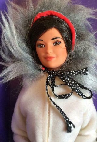 1981 vintage 1980s Barbie doll ESKIMO Dolls of the World DOTW 2