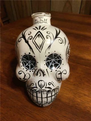 Rare Kah Tequila 750 Mi Day Of The Dead Skull Empty Bottle Glass Black White