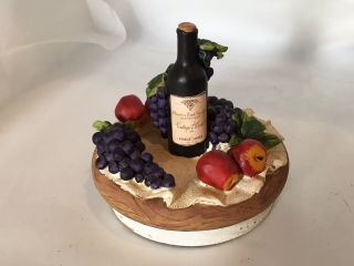Yankee Candle Grapes Wine Bottle Themed Resin Topper - Vintage Pre - Owned