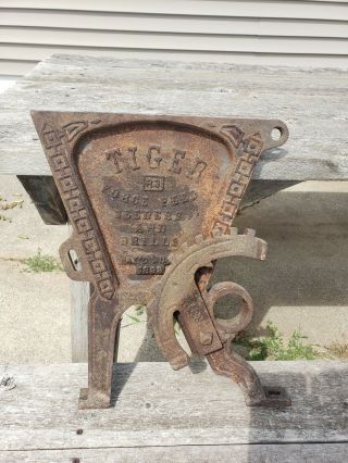 Rare " Tiger " Grain Drill Large Seed Box End Casting Display Vintage Cast Iron