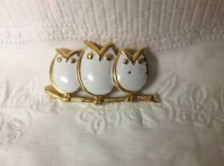 Rare Vintage Crown Trifari White Enamel Owl Brooch Pin Gold Tone
