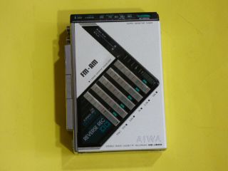 Vintage Aiwa Hs - J600 Cassette Recorder Am/fm Walkman Very Rare