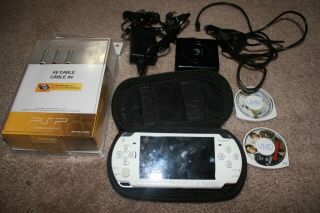 Psp 2000 White Star Wars Special Edition Bundle - Modded - Rare Accessories
