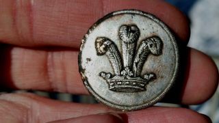 Dug Colonial Livery Button - Prince Of Wales Feathers