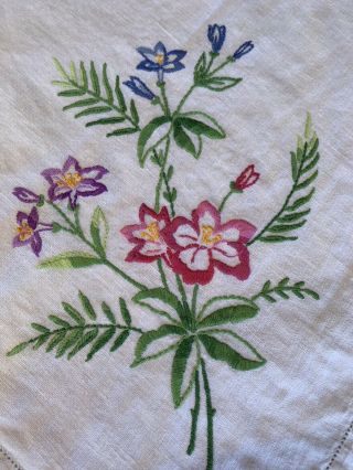 Lovely Vintage Floral Hand Embroidered Linen Tablecloth 32 X 32 "
