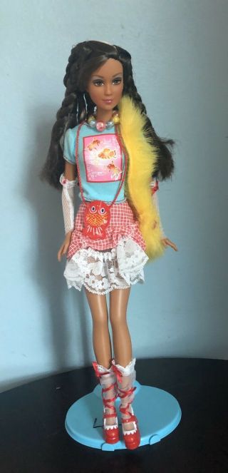 Rare Mattel Collectible Loose Fashion Fever Tokyo Pop Lea Barbie Doll With Stand