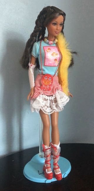 Rare Mattel Collectible Loose Fashion Fever Tokyo Pop Lea Barbie Doll With stand 2