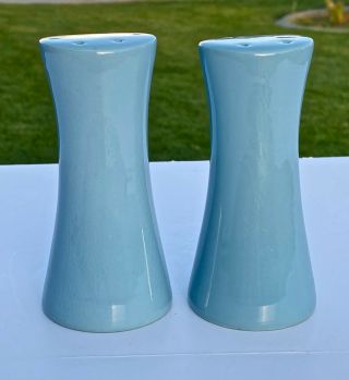 Vtg.  Rare Ceramic Kitchen Mid - Century Modern Eames Blue Salt & Pepper Shakers