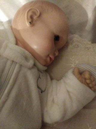Vintage Uneeda Doll Co.  Inc.  20 " Sleepy Eyes Cloth Body Baby Doll 1960 