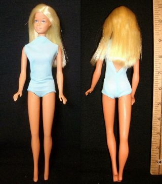 VINTAGE 1971 MATTEL Malibu Barbie Doll Japan TNT & Bent Knees Blonde Blue Eyes 2