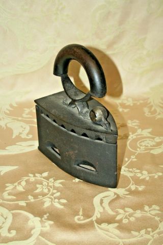Antique Cast Iron 7.  5 
