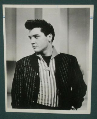 Elvis Presley 9 X 7 B/w Agency Press Publicity Terrific Photo 1960 Rare