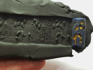 Fantastic Extremely Rare Ancient Cylinder Seal Lapis Lazulli.  11,  8 Gr.  29 Mm
