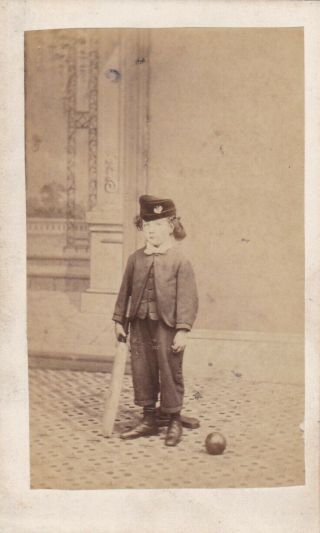 Antique Cdv Photo.  Small Child Wearing Hat With Badge.  Cricket Bat/bal.  Dewsbury