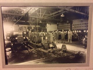 Rare 1920s Vintage Car Service Station Garage Workers Photograph Usl Battery Ad
