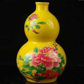 Chinese Porcelain Hand - Painted Peony Gourd Shape Vase Jingdezhen Mark R1141 - C