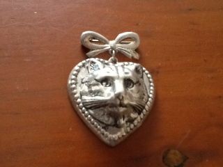 Antique Sterling Silver Cat Face Set In Heart & Bow Pin/badge/brooch